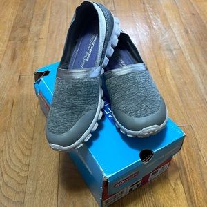 Women’s Sketchers - size 8